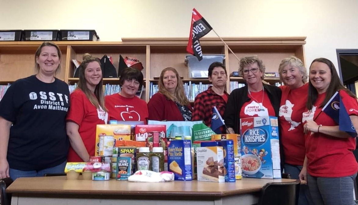 OSSTFD8's tweet photo. @Osstf8 Giving Picket photos. @osstf Support Staff at #AMSDB elementary schools that are #HereForStudents. Maitland River PS, North Easthope PS, Northwoods PS, SeaforthPS https://t.co/ujJHpUTHoa