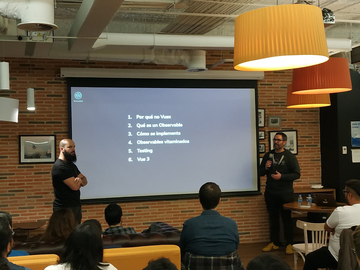 VueJSMadrid's tweet image. Y vamos con Observables en #Vuejs como alternativa a Vuex para la gestión del estado compartido 🙌 con @adhvalle y David Liebana de @nucoroteam ⚡