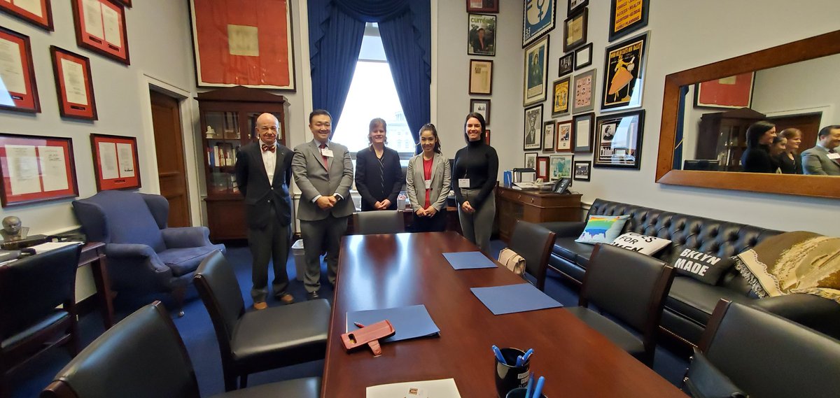 phchang73's tweet photo. .@Ameriburn @Burn_CenterICU @WCMSurgery #ABANLC Burn surgeons from Weill Cornell and burn nurses from New York Presbyterian meeting with Representative Maloney's staff (thanks Danielle) to advocate for burn research and burn prevention at the ABA Nat'l Leadership Conference 2020 https://t.co/V043kEmuoG