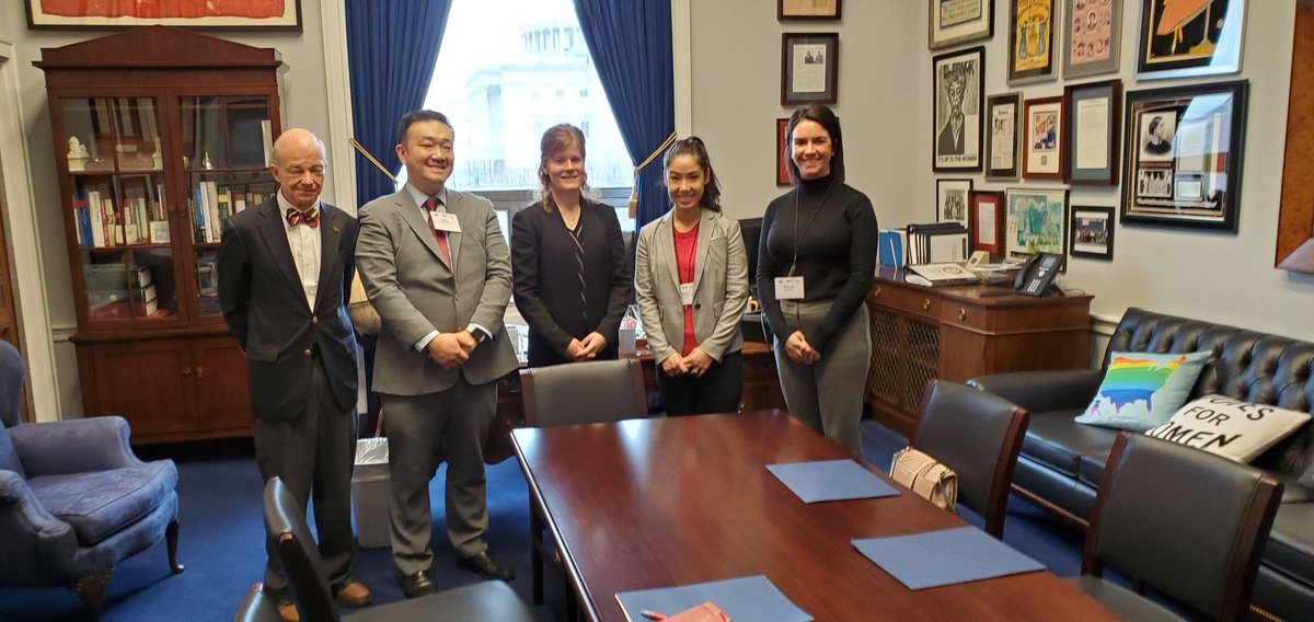 phchang73's tweet photo. .@Ameriburn @Burn_CenterICU @WCMSurgery #ABANLC Burn surgeons from Weill Cornell and burn nurses from New York Presbyterian meeting with Representative Maloney's staff (thanks Danielle) to advocate for burn research and burn prevention at the ABA Nat'l Leadership Conference 2020 https://t.co/V043kEmuoG
