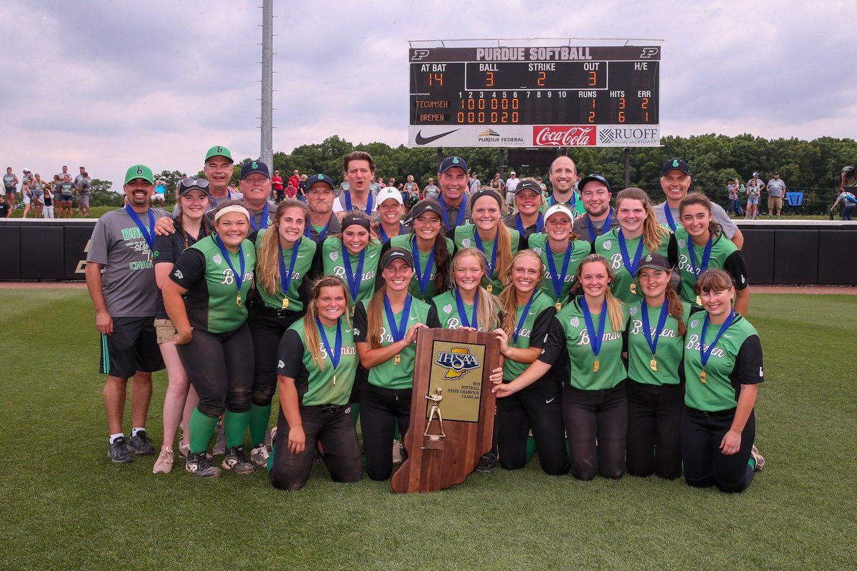 this years #womeninsportsday is dedicated to my girls. What I would do to be on the field with you guys just one last time  💚