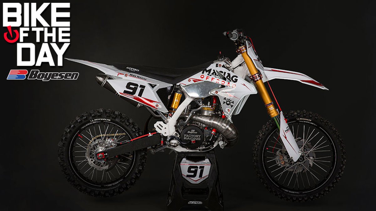 MotocrossNews's tweet photo. Bike Of The Day: 2005 Suzuki RM250 https://t.co/9VgZjWzZB0 https://t.co/yd5TAW9u23