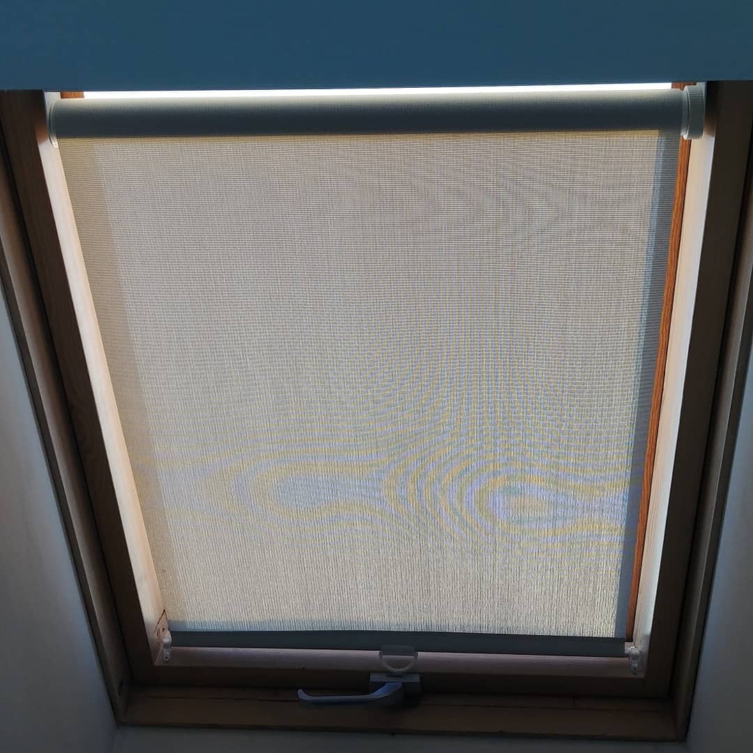TFERNANDEZM79's tweet photo. Nuevo Kit estore para todo tipo de ventana en buhardilla , con tejido screen no opaco. 
#KIT #ESTORE #VENTANA #BUHARDILLA #TEJIDO #SCREEN 
Presupuesto sin compromiso

#Ftmdecoper https://t.co/joWucQq0Nc