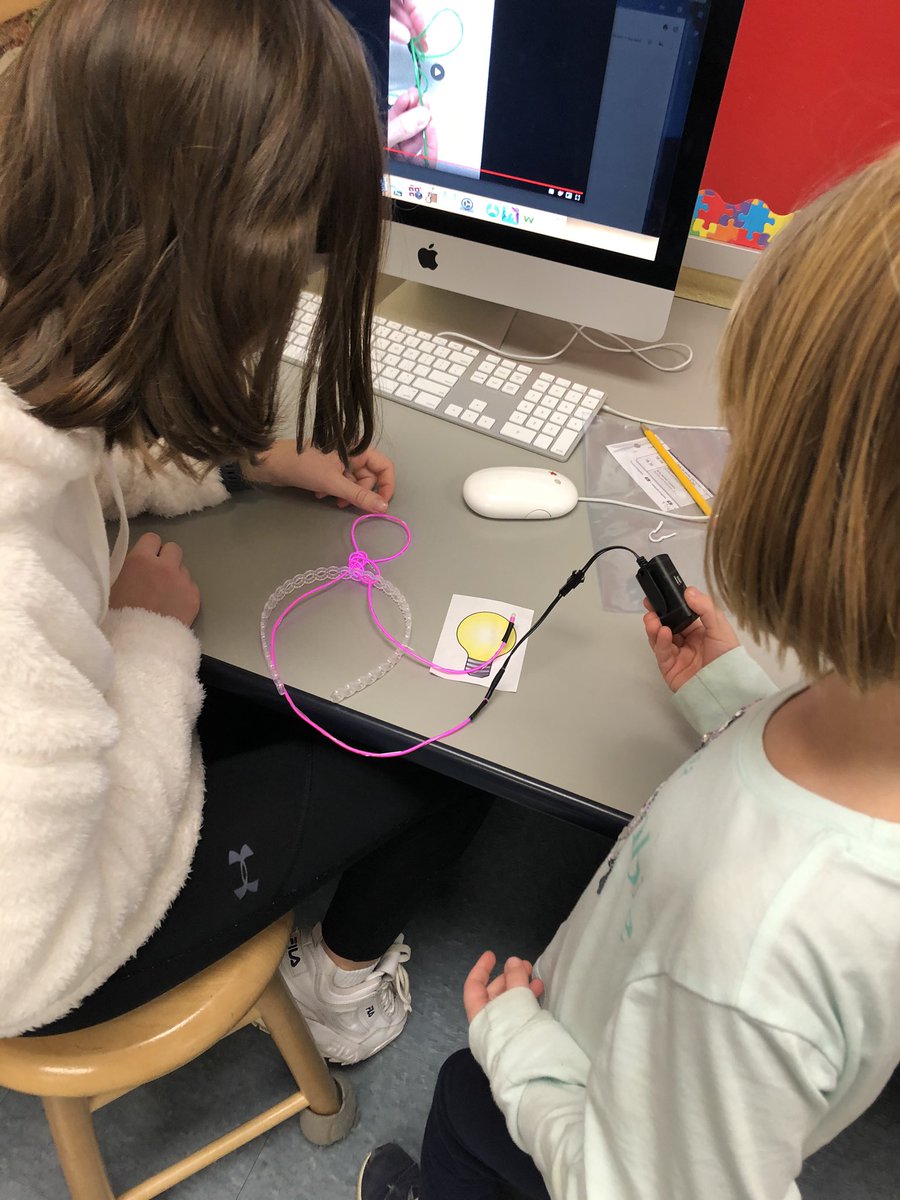 TechWithMrsW's tweet photo. 8th graders and 1st graders created “lightbulb” headbands for the first grade play later this month. Mrs. Hamilton-Dixon designed these awesome #ELwire costumes 💡💡💡@StCatherinesRVA #girlsinnovate https://t.co/cxNb6mAxZW