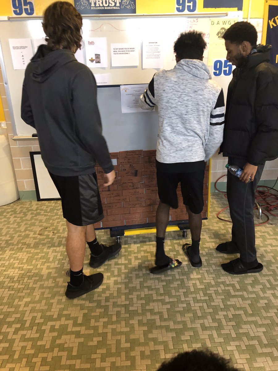 KenEastHoops's tweet photo. Tough road loss last night, but this past weekend we continued to build #BrickByBrick! 

Had a great talk about what “separates” us as basketball players and individuals, then followed it up with a great workout in the gym!

#95 #fightlikeaDAWG https://t.co/XgTCbIporj