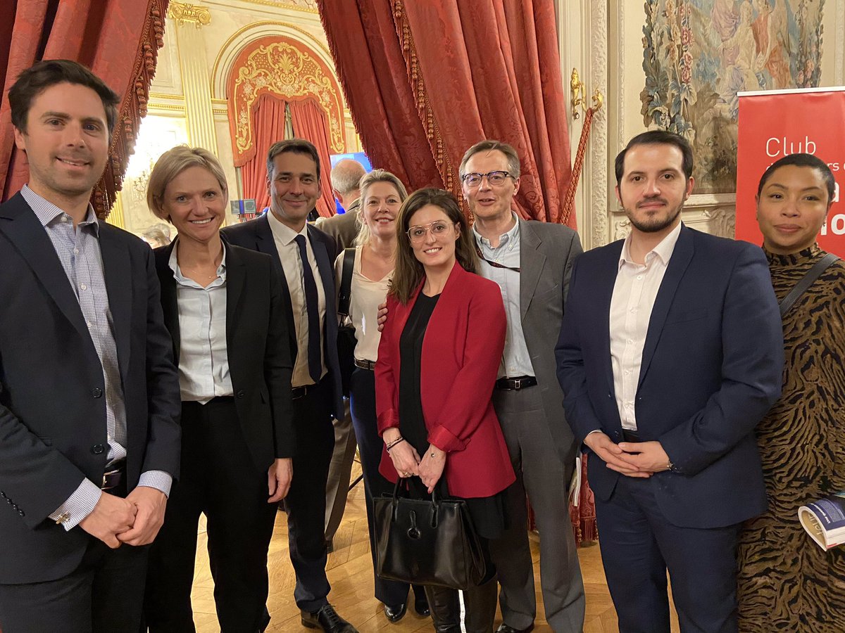 VirginieJollois's tweet photo. Ce soir la Team @Oracle_France se mobilise pour participer aux 🏆Victoires des acteurs publics 2020 à l'Assemblée nationale 🇫🇷 #VAP2020 @acteurspublics 🏆 https://t.co/2CME6y27bt