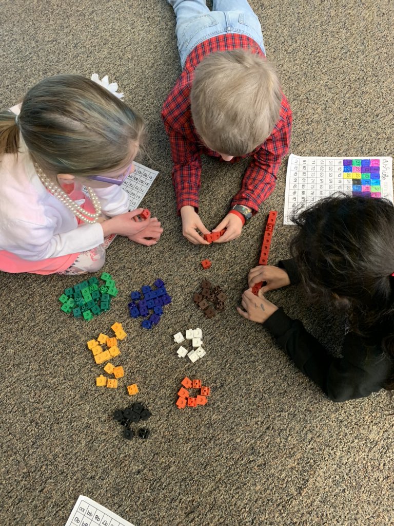 MrsDemiWTE's tweet photo. Happy 100th Day of School! Second graders are rotating to different stations. This station is use 100 snap cubes to build a creation. #100daysofschool #teamWTE @PettitWTE @MissNunanWTE @MrsDoanWTE https://t.co/TsgyH0692o
