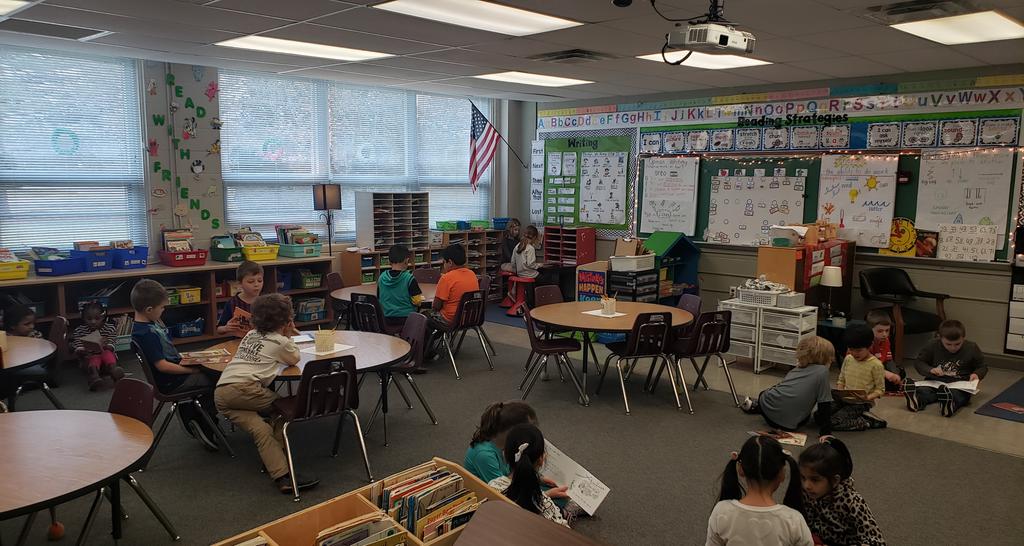 Mrs_Buzzard's tweet photo. Buddy reading with friends and enjoying new books #WorldReadAloudDay https://t.co/JL7s1cjclS