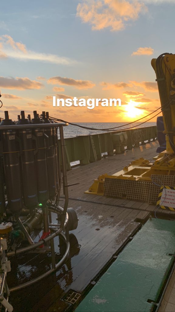 JesSea_Oceanog's tweet photo. Sometimes ocean life doesn’t always involve CTDs and beautiful sunsets, sometimes we get to spend 3 hours processing salt crates with the Auto Salinometer! #JC191 #TheTherapeuticArtOfCalculatingConductivityRatios #oceanphysics @NOCmarinePhys @Oceanscientific https://t.co/GSBd1QmuCt