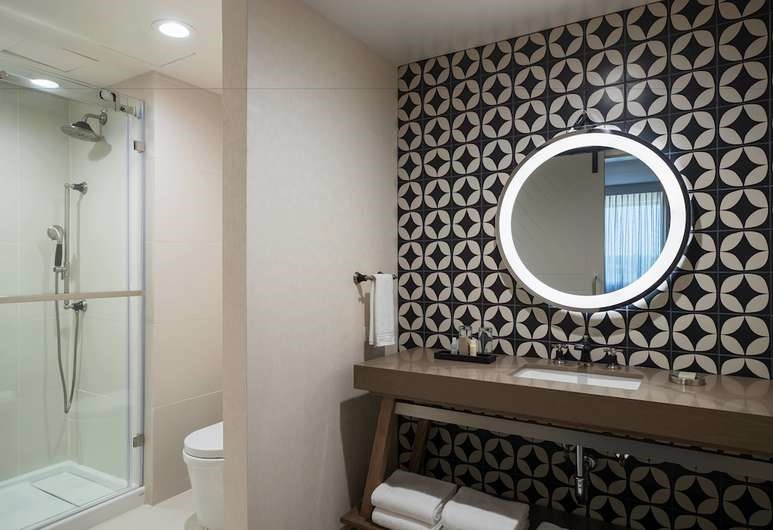 MGroupCorp's tweet photo. MGroup™ provided the stone and millwork piece for the Renaissance Westerville Ohio. The project was developed by @BuiltByCBC and @concordhotels, longtime partners of MGroup™. #hospitality #hospitalityindustry #hoteldesign #millwork #mstone #mgroup https://t.co/IahjCvZfvF