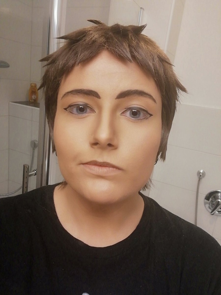 _MoonTale_'s tweet photo. Yeah I know.. one of those #bathroom #selfies 💁‍♀️ first  makeup-test with my new lance wig 😎✨ at the beginning I wasn't sure about the color bc it's brighter than the last one but now I'm fine with it somehow 🤔 #vld #lancemcclain #makeup #test https://t.co/2slP3HPPtJ