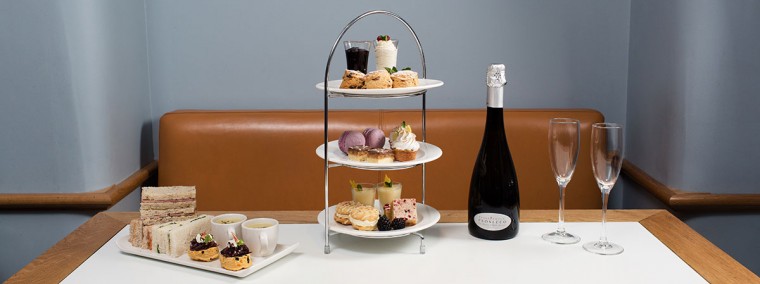 NatGalleriesSco's tweet photo. Treat your Valentine to a wander around the beautiful Scottish National Portrait Gallery and an indulgent Prosecco Afternoon Tea for Two at the cafe. 🥂 Surprise them with a voucher in advance! 🤗 @CafesbyHPL 
Buy afternoon tea voucher here 💗💗
https://t.co/Me0gTyrb12 https://t.co/sNn8tYZfJm