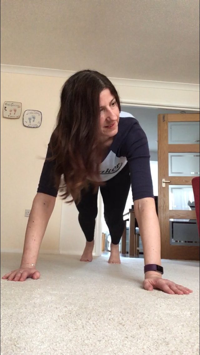 MarieJones14057's tweet photo. #plankday #plankfest #chachaslide 

Managed to squeeze this in between a short run and baking my daughter’s b cake. Oh my goodness so much fun even if I might need to work a little on my cha cha cha 🥴🤪💃 and my right and left 😂🤣.! @MyPeakChallenge @SamHeughan @PeakersEngland https://t.co/i4oNdG9osJ