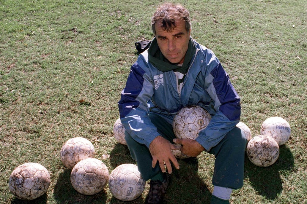 #ProfundoDolor La <a href="/afa/">AFA</a> lamenta el fallecimiento de Carlos Barisio, ex arquero de <a href="/FerroOficial/">Ferro Carril Oeste</a> y quien posee el récord de 1075 minutos sin recibir goles en el Fútbol Argentino.