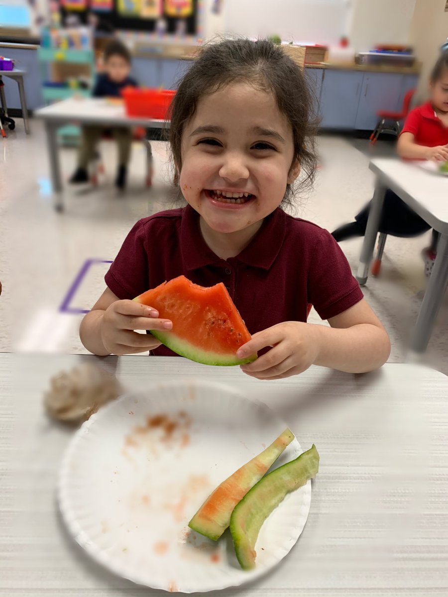 Ms_Baez07's tweet photo. Today we talked about the letter W, we made a watermelon and then we ate one!! Can you tell we loved it?! 🤤 #ppcd3 #room707 #WisforWatermelon @Vardeman_AISD https://t.co/AuxTSuonz3