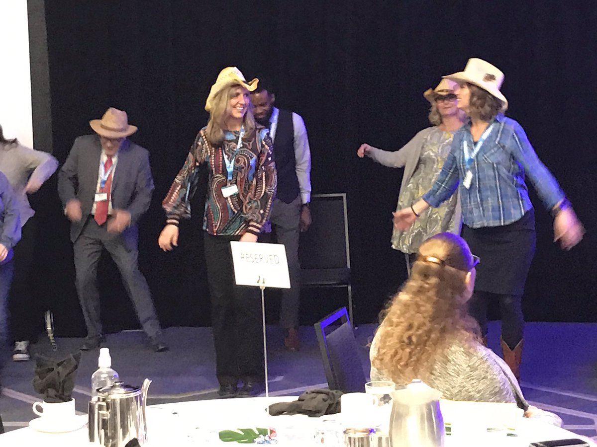 timbell45's tweet image. #MESPAmn Went to MESPA WINTER INSTITUTE and a dance party broke out! Talented crew!