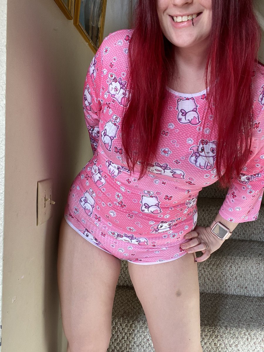 PrincesssSpooky's tweet photo. Don’t forget I make custom content! I do pictures and videos! Dm me to order today 💕 https://t.co/3nBVzz57TR