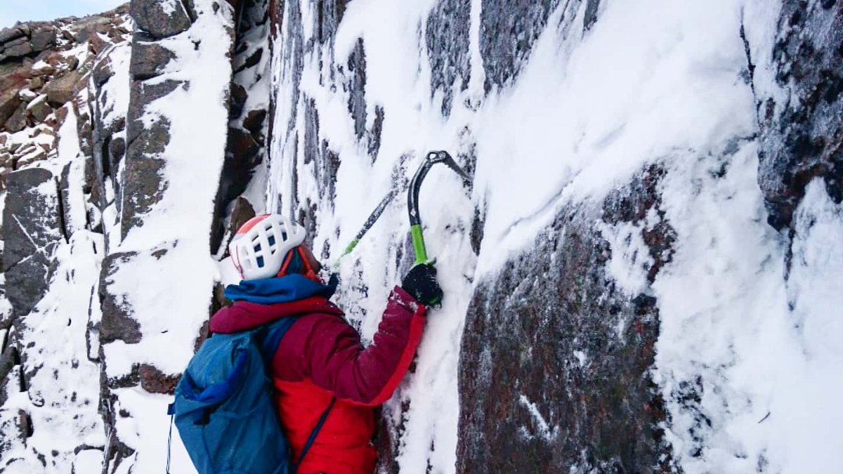 mzchambers's tweet photo. Taken a change payed of today. Headed over to the Shelter Stone. Had to follow the line of turf and snow of Postern route but great some good climbing
#scottishwinter #scotland #highlands #climbing #bagear #winterclimbing #cairngorms #sunrise #adventure #thinkwinter #snow https://t.co/TRB7c480aj