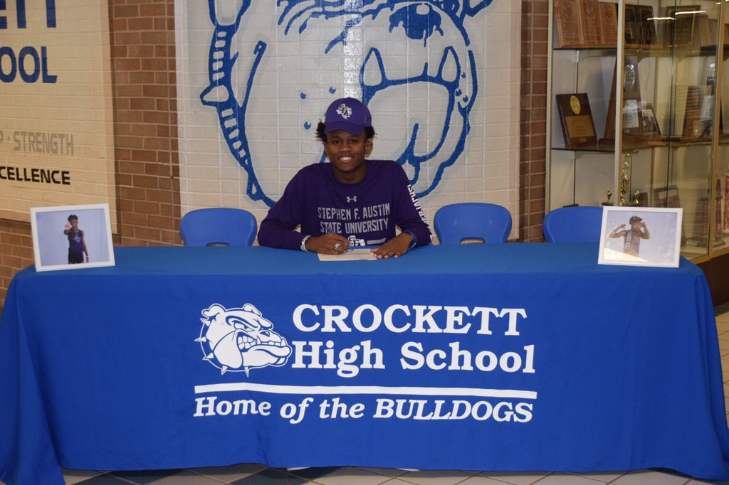 6_Joraay8's tweet image. National signing day 💜
#axem 24’
#AGTG