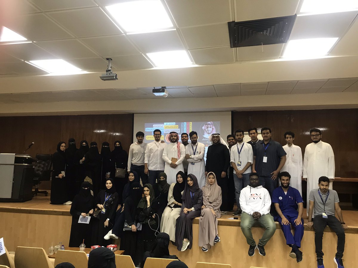 WalaaJdh's tweet image. ولليوم اختتمت اول مبادره في #نادي_الصيدلية_التابع لعمادة شؤون الطلاب بجامعة أم القرى جهد كبير وتحديات كثيره واهني المشاركين والقائمين عليه واني سعيد جداً ومتحمس للتدريب والعطاء بشكل مستمر عن كيفية تعامل مع #الصم في #مستشفي_النور
شكرا لكم على الحاضرين 
#تعلم_لغتنا_مع_ولاء #مكه