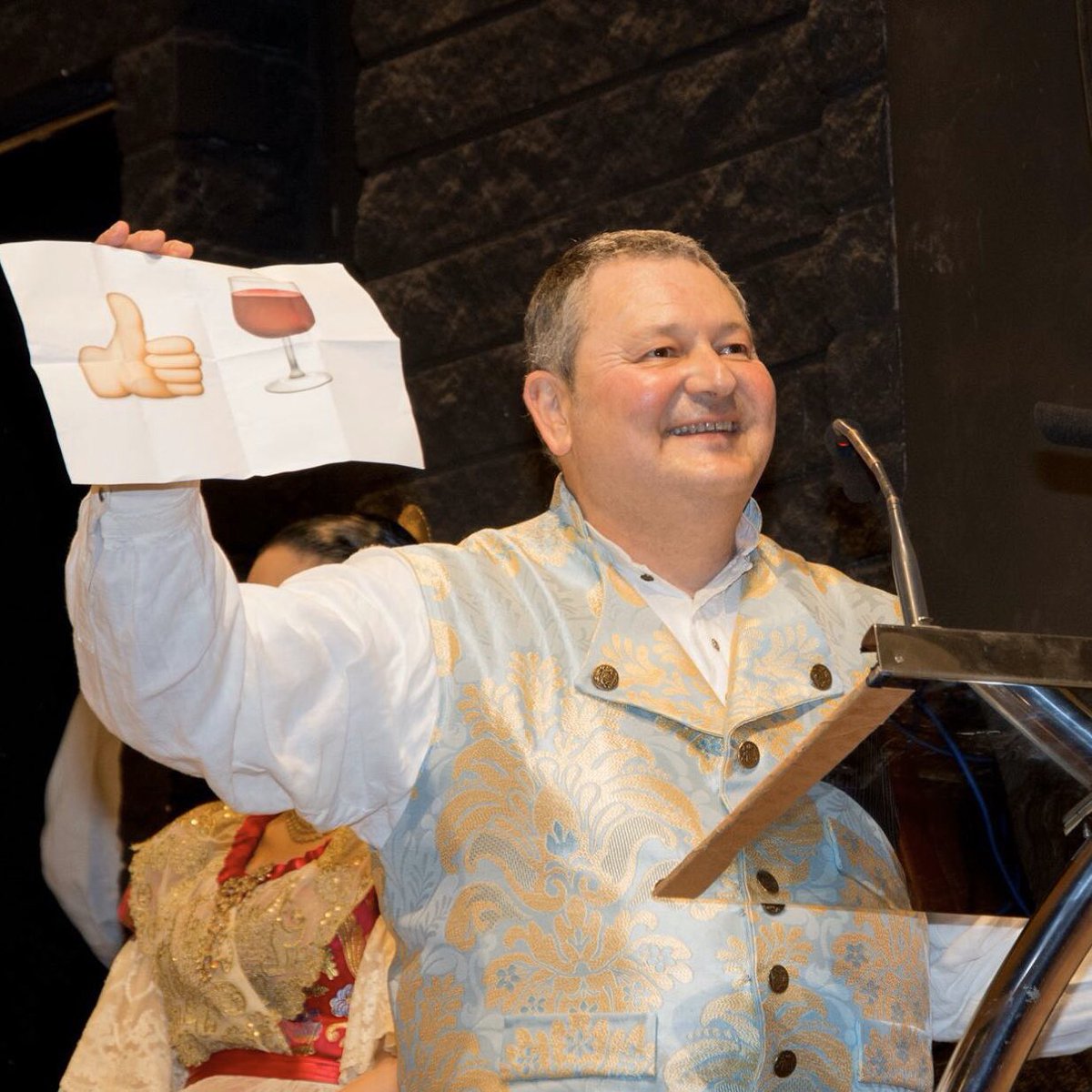 El nostre President, Jose Francisco Palomo Moros, ha sigut nombrat Soci d’honor 2020 de la nostra benvolguda <a href="/PCalagurritana/">Peña Calagurritana</a> reconeixent així la seua tasca per seguir mantenint els llaços d’amistat que uneixen les dues entitats des de la dècada dels 80.

Grande Presi! 👍🏻🍷