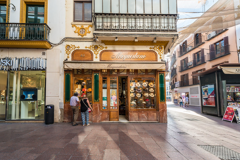 Ayto_Sevilla's tweet photo. Los establecimientos emblemáticos de #Sevilla son una seña de identidad de la ciudad, ya que reflejan nuestra cultura y tradiciones, algunas de ellas centenarias.
🛍 Descúbrelos aquí: https://t.co/fekNcvjC5y @camaradesevilla #ComercioSev #Sevillahoy https://t.co/30R8nmNh0O