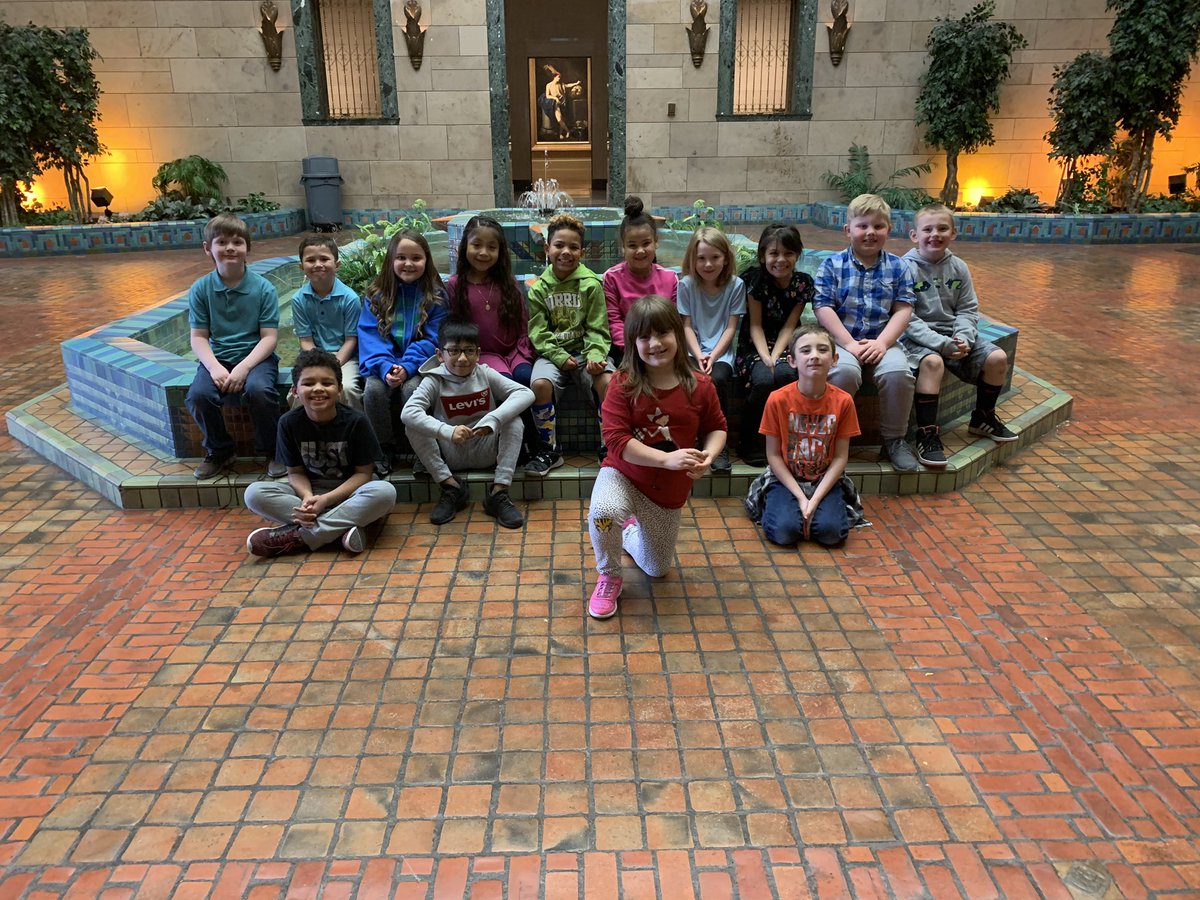 NicholRChristie's tweet image. Love that my students get opportunities to learn outside the classroom too! #love2bMPS #joslynartmuseum