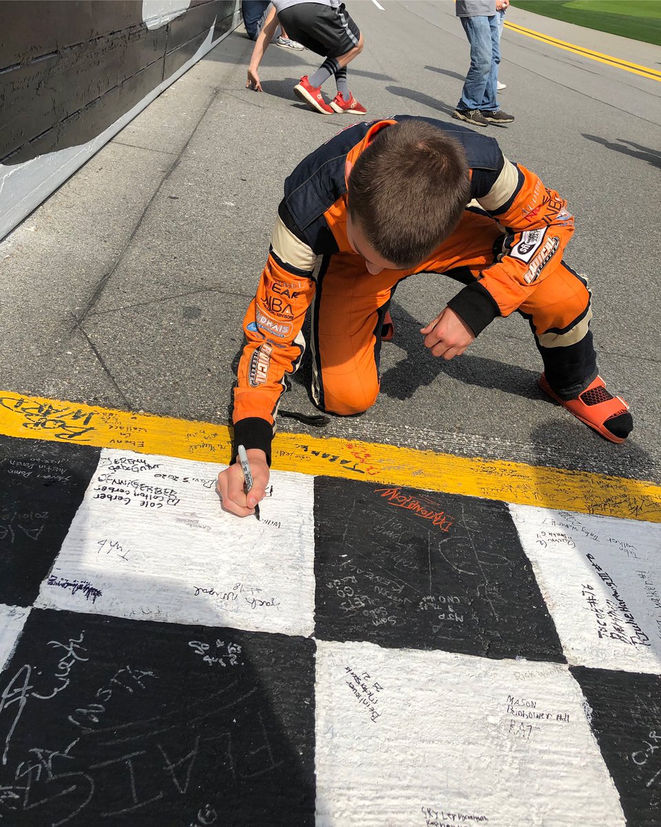 WilliamSawalich's tweet photo. Starting the week off at Daytona signing the start/finish line. #racing #usac25 #quartermidgets #daytonaspeedway #ragingroostermotorsports #mqmra #starkeystrong #hearbetterlivebetter #afcoracing #ultimateqm @USAC25Series @DISupdates @starkeyhearing @afcoracing https://t.co/y4uPAjOKdR