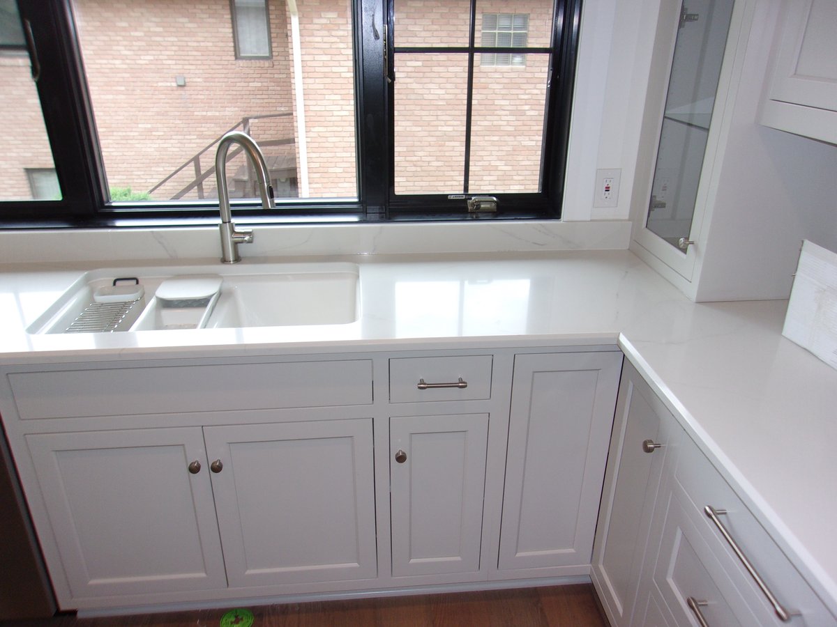TowerSurfaces's tweet image. Brighten up your space with a brand new quartz counter top!