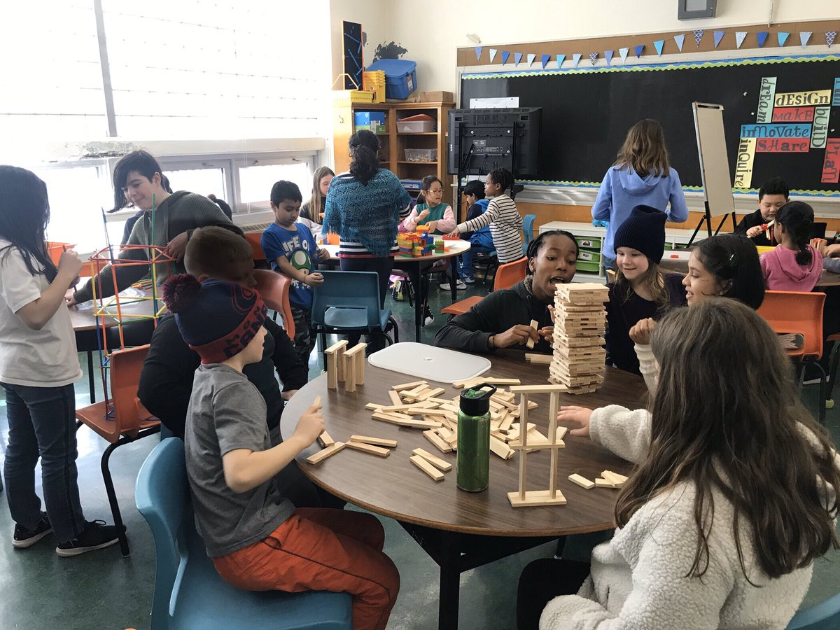 beckyca56780341's tweet image. @ISEShrsb Cross-Age Buddies in Grades 6R and 2-3B share in the joy, cooperation &amp;amp; creativity on International Day of Play! #playingandlearningtogether