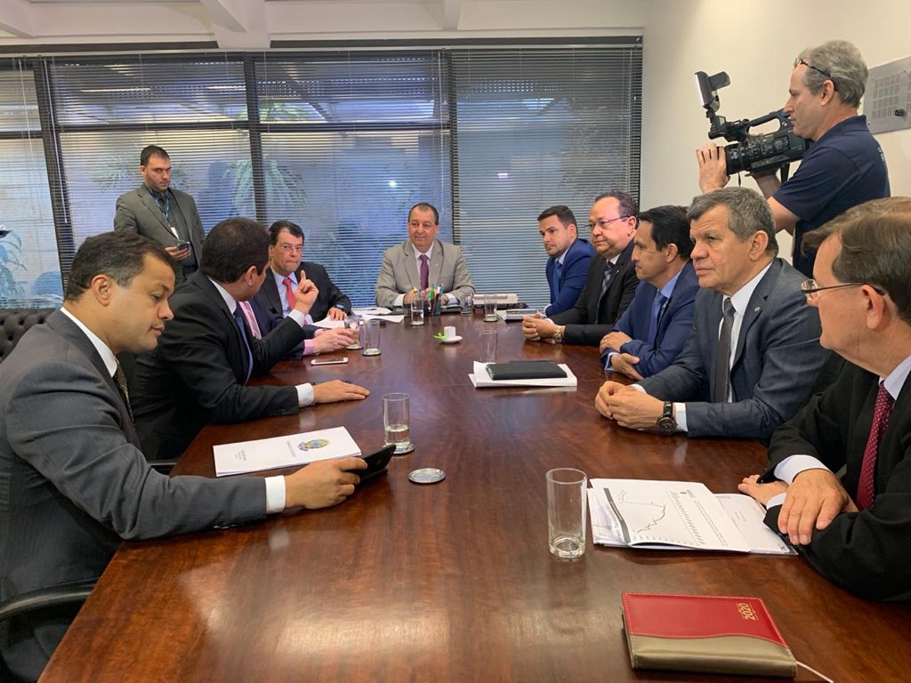 boscosaraiva's tweet photo. Reunião da Bancada do Amazonas para tratar da defesa da Zona Franca de Manaus, perante a proposta da reforma tributária! Nossa luta é diária! 

#AmazonasNoCongresso #BoscoSaraiva #DeputadoFederal #ZonaFranca #BancadaAmazonense #CâmaraFederal #Manaus #Amazonas https://t.co/pHQuGdAaiE