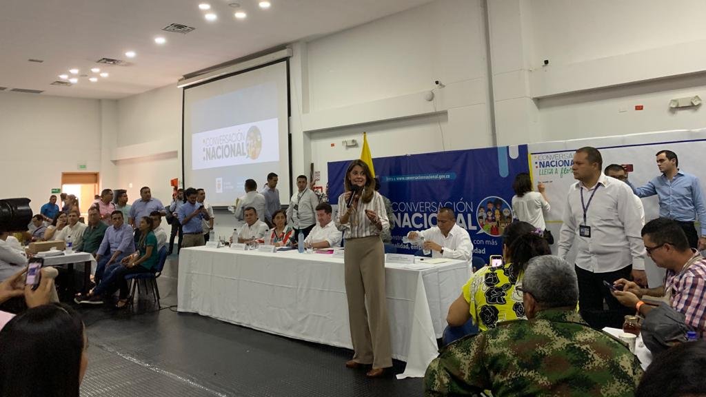 <a href="/joseyunis/">jose yunis</a>, Director de <a href="/VisionAmazonia/">REM Colombia - Visión Amazonía</a> participa en #ConversaciónNacional en #Caquetá evento que busca construir propuestas que aporten a la solución de diferentes problemáticas de la región y del país.