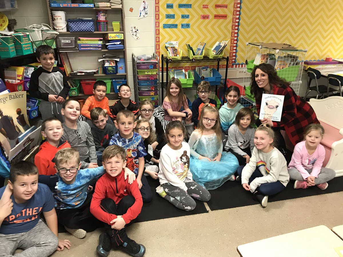 MissHawsGrade1's tweet photo. Big thanks to Mrs. Schulke and Asst. Fire Chief Glauner for taking time out of their busy days to read to us! #WorldReadAloudDay 📚 #BrunswickPride @BCSDCrestview https://t.co/3ls4IjHXIC