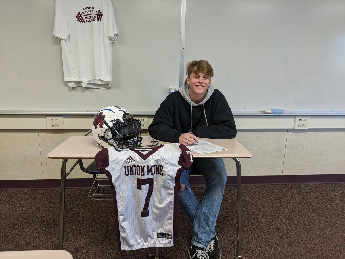 Taylor Duncan (@coachtduncan) on Twitter photo Pumped for <a href="/SpringerKoby/">koby springer</a>! He found a home <a href="/SOURaiders/">Southern Oregon Raiders</a>!!!! Stud WR, great hands and BLOCKS in the run game...most importantly the dude put in the work in the off-season and bought in to the weight room and the classroom! #scholarballer #SigningDay Pumped for <a href="/SpringerKoby/">koby springer</a>! He found a home <a href="/SOURaiders/">Southern Oregon Raiders</a>!!!! Stud WR, great hands and BLOCKS in the run game...most importantly the dude put in the work in the off-season and bought in to the weight room and the classroom! #scholarballer #SigningDay