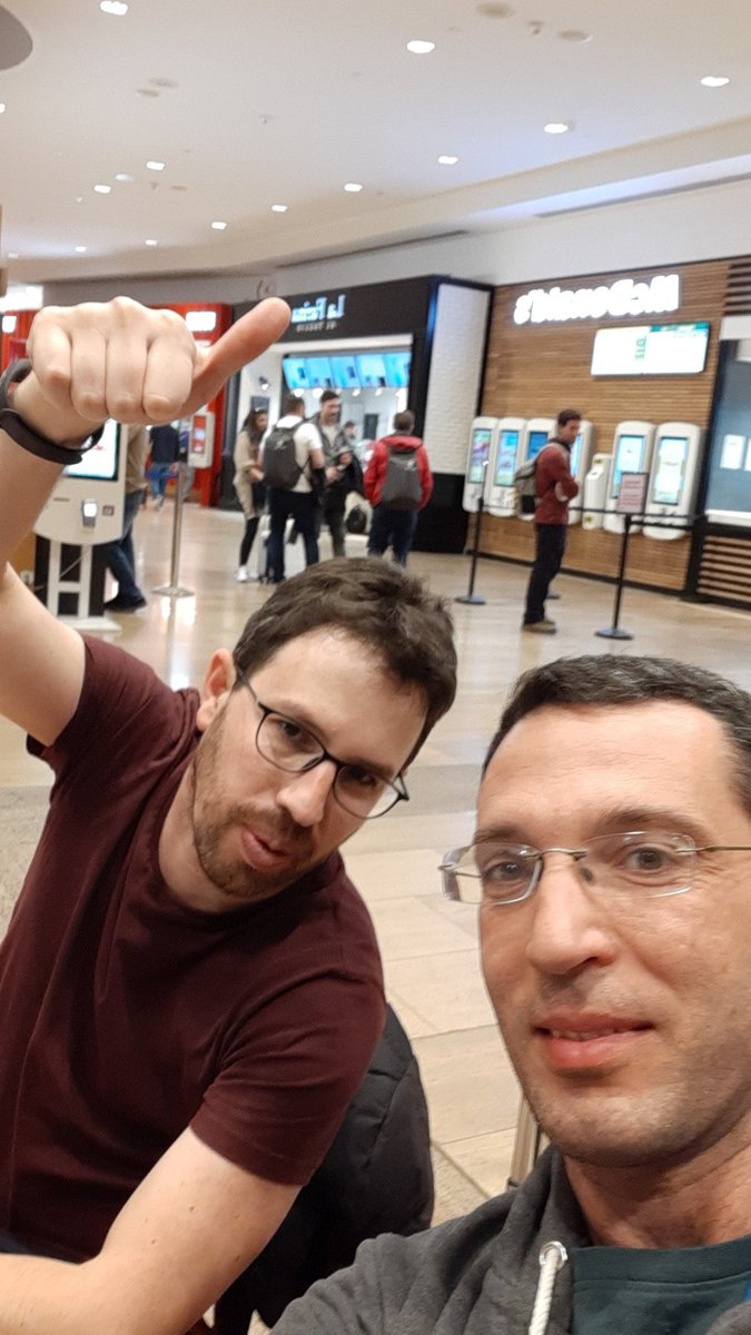 YonatanKra's tweet image. With @akiriati on our way to @jsbangkok ! #javacript