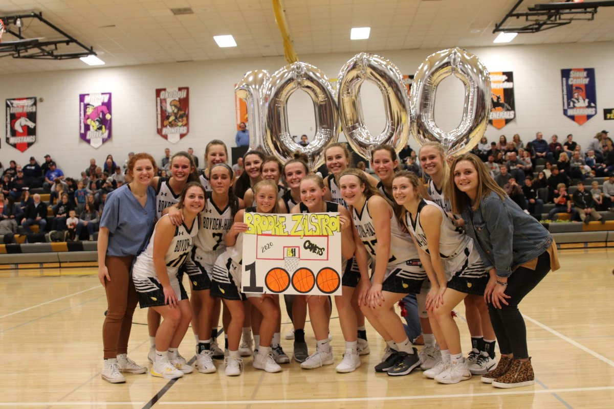 last night our team gained ANOTHER 1,000 career point scorer‼️a big thank you to @BrookeZylstra for all of the effort she has put in to make this team better. we are so blessed :)