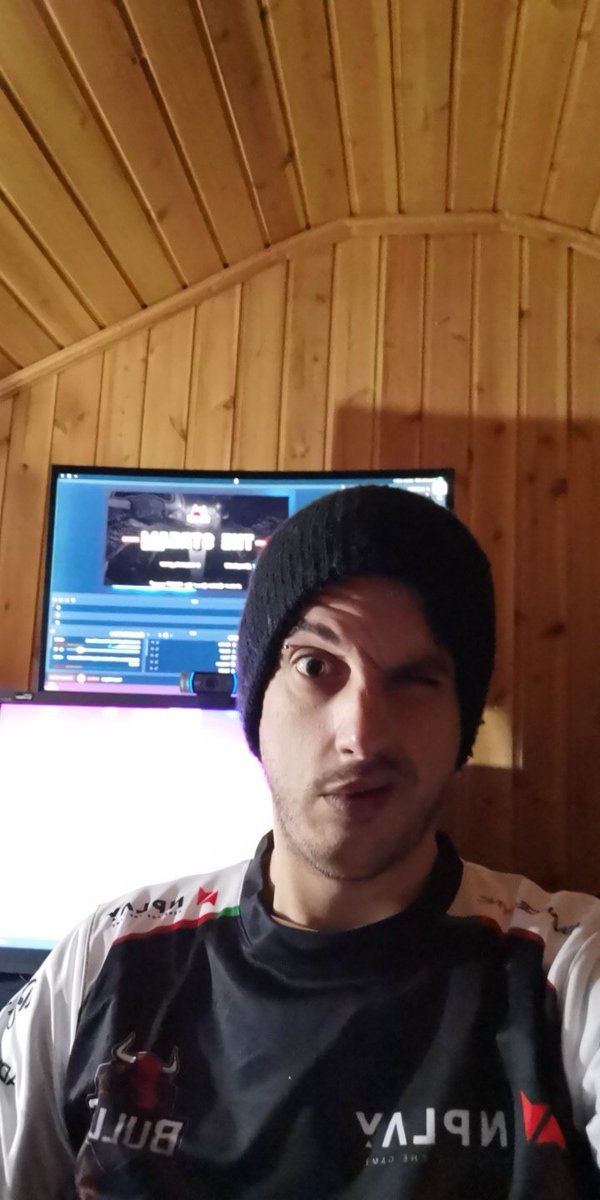 CrazyMask19's tweet photo. Malta já sabem do nosso giveaway??? Não?? Então bota calor!!!!! Este mês temos 10 euros em RP para o League Of Legends!!!! Para escolherem o que quiserem como skin para o vosso boneco ou bonecos favoritos! Para participar basta seguir https://t.co/EmAAwDvUfd e mencionar 3 amigos https://t.co/5GPBWJdQoN