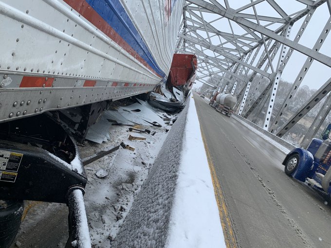 View image on Twitter