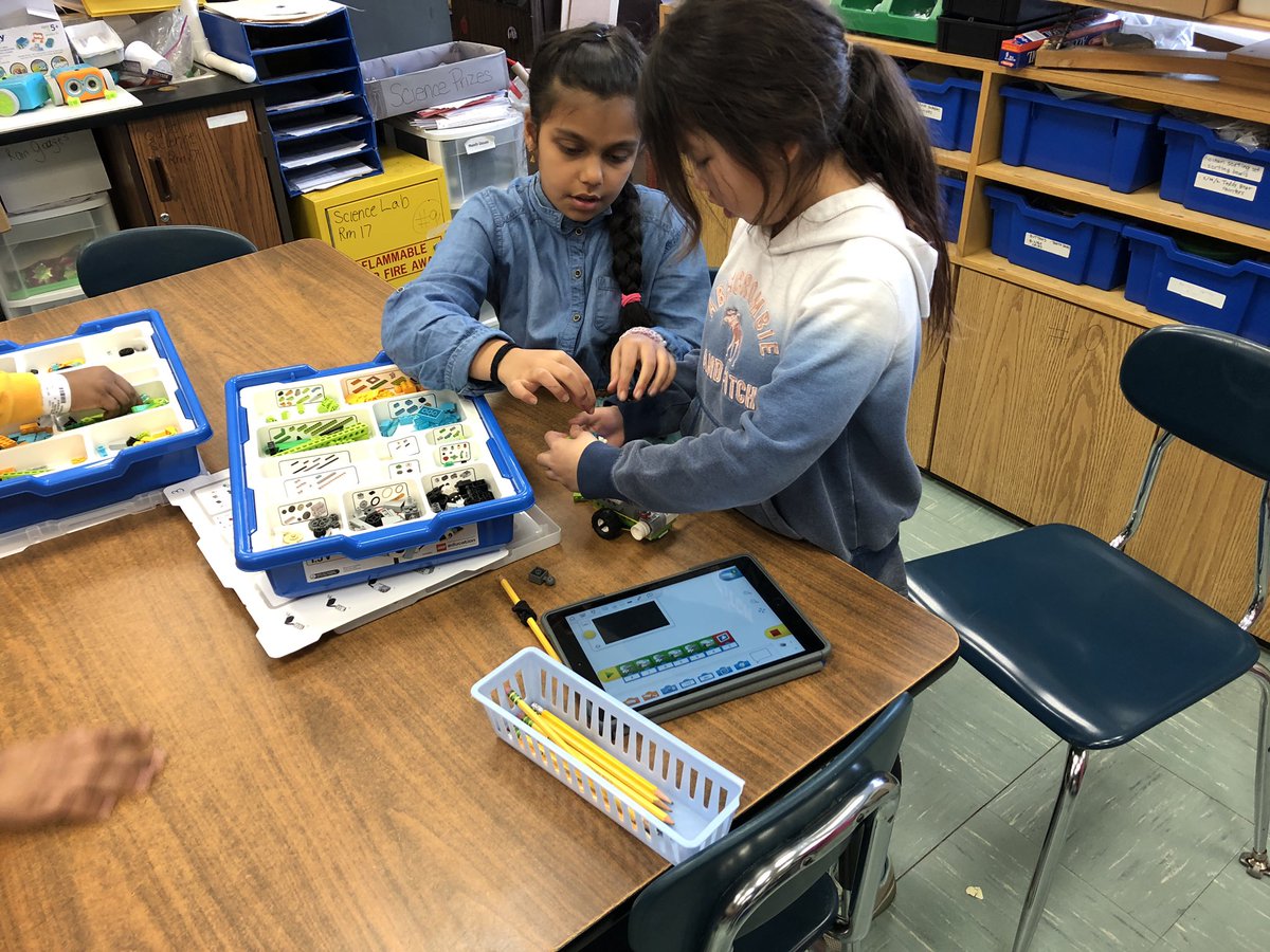 Exploring simple machines with WeDo2.0!
<a href="/A_RiveraNY/">Dr. Alejandro Rivera</a> <a href="/CummingsJericho/">Brian Cummings</a> <a href="/PTAJackson/">George A Jackson PTA</a> <a href="/LoriSpina4g/">Lori</a>