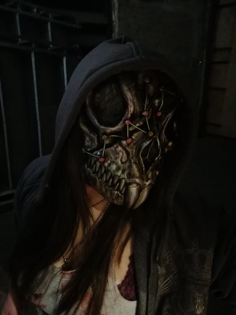 Yuri85771228's tweet photo. Dead by daylight Susie Rat skin mask in https://t.co/XOQ9ACo7cg #DeadbyDaylight #DBD #SusieMask #SusieDBD #SusieRatmask #ScarletSwarm #Susiekilla #LegionDBD #SusiekillerDBD #RatMask #ratyear #IronRat #DBDcosplay https://t.co/YWNgmuMqp3