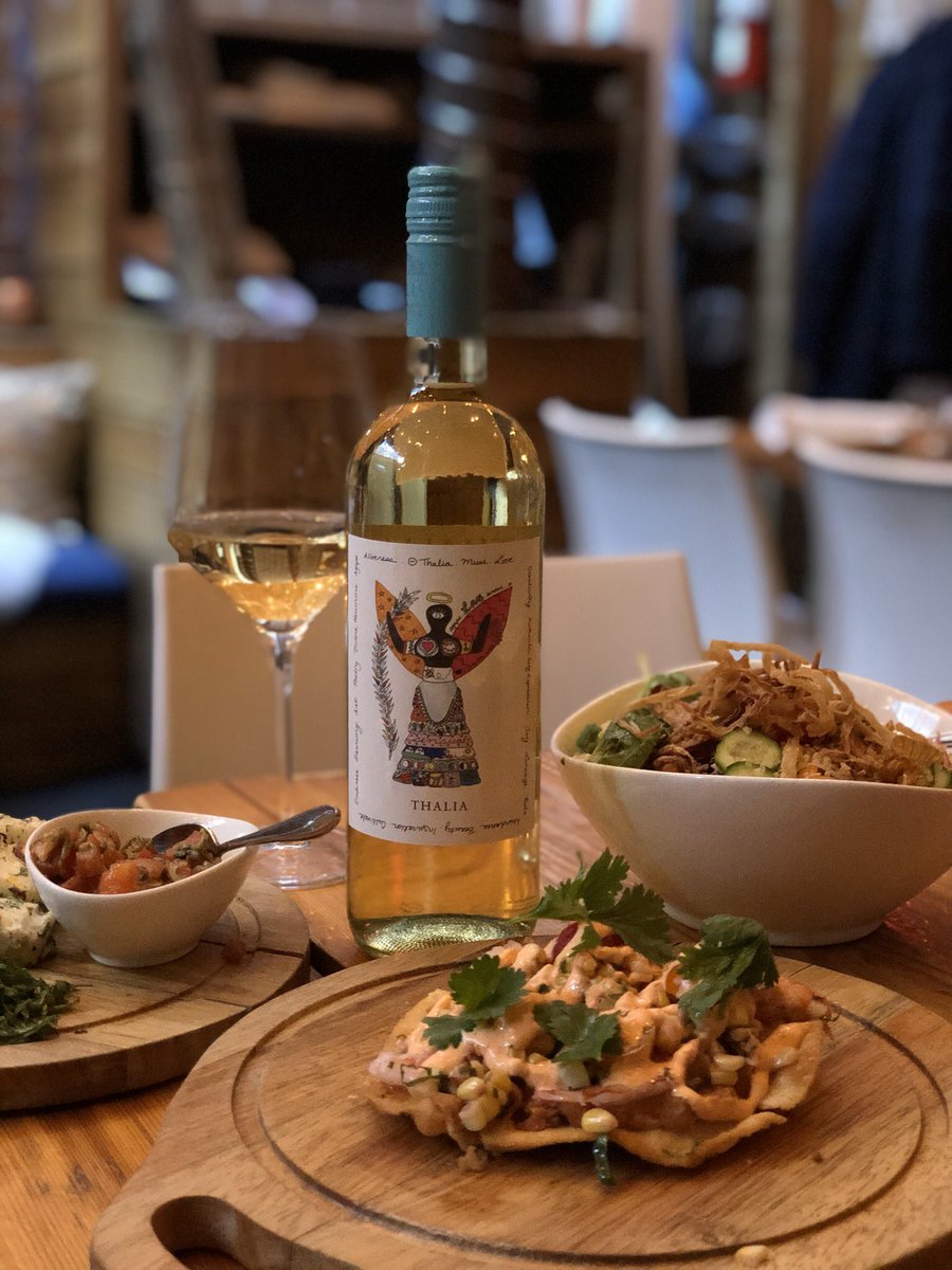 When your mid week lunch for two starts at Bar Reyna with a little Thalia White you know it’s going to end well. #ThaliaMoments 
<a href="/BarReynaTO/">BarReynaTO</a>