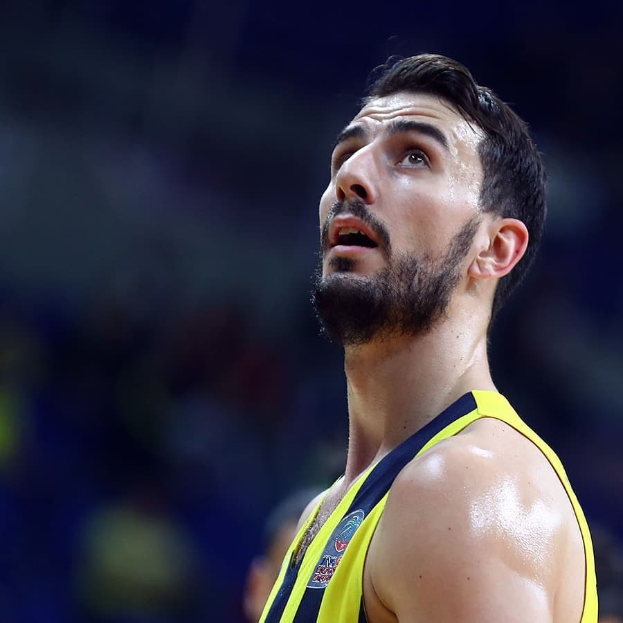 basketkolik_'s tweet photo. Leo Westermann'ın son iki maç istatislikleri:
24 sayı
7 ribaund
4 asist
6/8 üçlük

#EuroLeague #fenerbahcebeko #leowestermann https://t.co/wXPu0GR0en