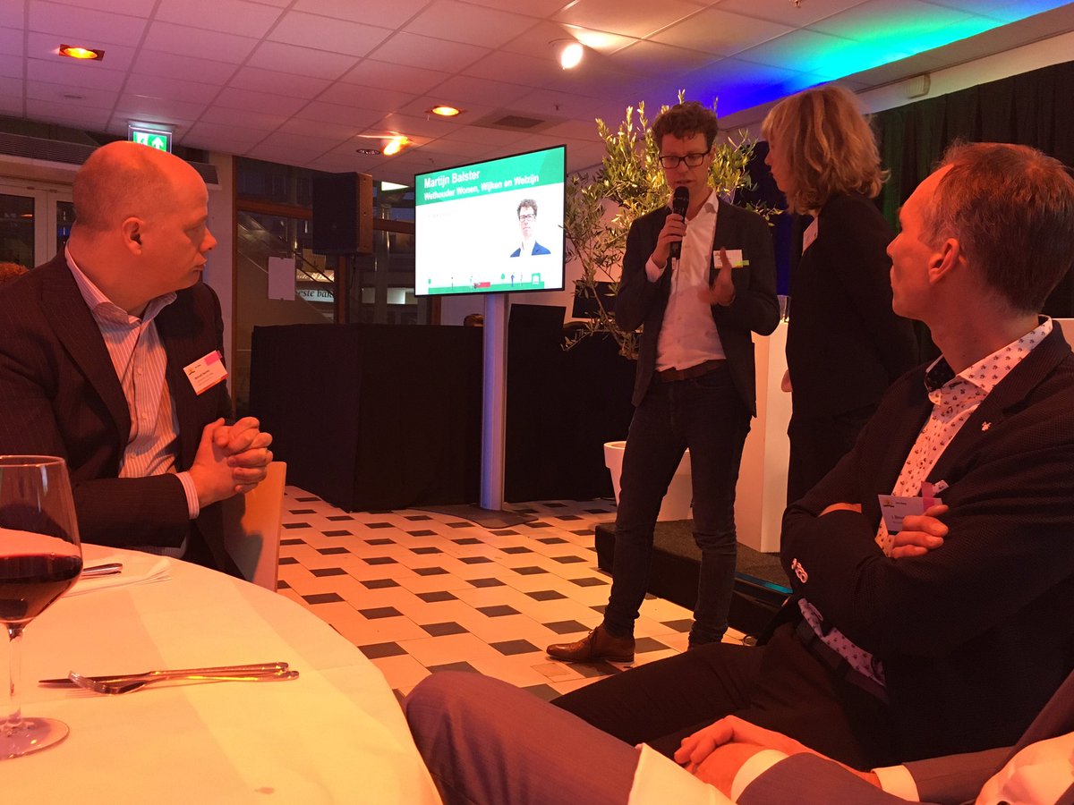 Met <a href="/LIBentvelzen/">Larissa Bentvelzen</a> bij mooie ondernemersbijeenkomst waar Haagse wethouder @balstermartijn ambitieuze plannen presenteert voor Den Haag Zuidwest. Samen met <a href="/BBRijswijk/">BBRijswijk</a> (dat met bestuur aanwezig was) denkt Rijswijk graag mee over werkgelegenheid en bereikbaarheid van Zuidwest!