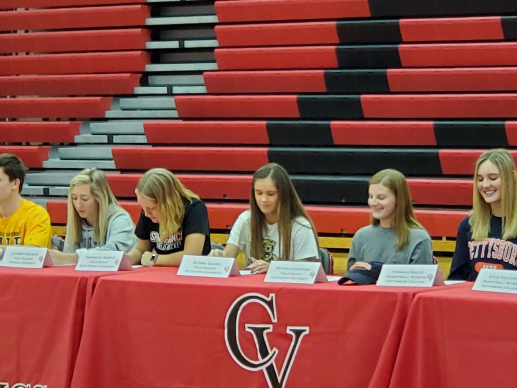 CVFH_Eagles's tweet photo. Congrats to our 5 CVFH teammates on signing to play field hockey (and lacrosse) in college. We can't wait to see what your future holds and will miss you next year. https://t.co/WM7jcCQsEK