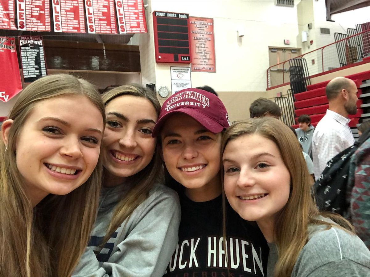 CVFH_Eagles's tweet photo. Congrats to our 5 CVFH teammates on signing to play field hockey (and lacrosse) in college. We can't wait to see what your future holds and will miss you next year. https://t.co/WM7jcCQsEK