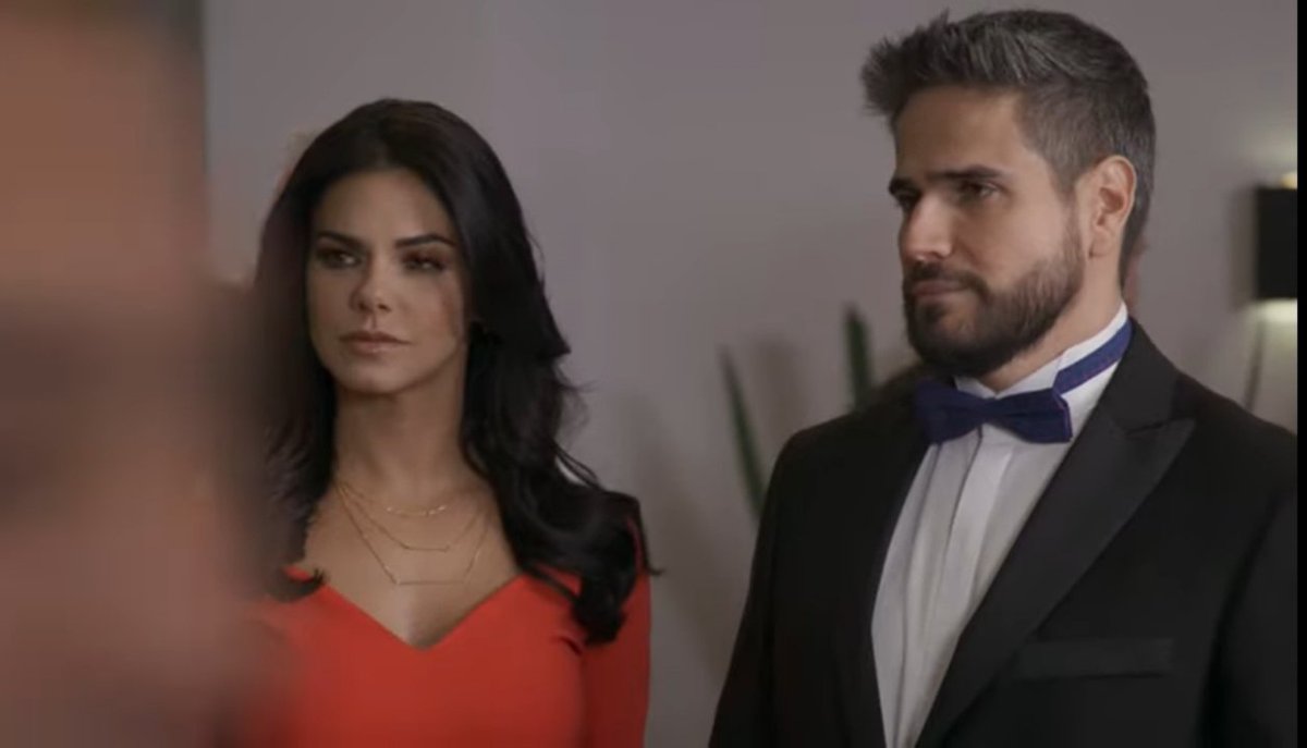 DaniArenasCol's tweet photo. #FelizMiercoles #CollagesyCapturas #4Parte #MejoresMomentos #DavidYRegina #Davina 😍❤💗 @DanArenas @liviabritoof #Capitulo62 @MedicosOf #MedicosLineaDeVida #ConLasEstrellas #TeamMedicos 😘🥰🙏🏼🙌💫 https://t.co/OagUZvXzxq