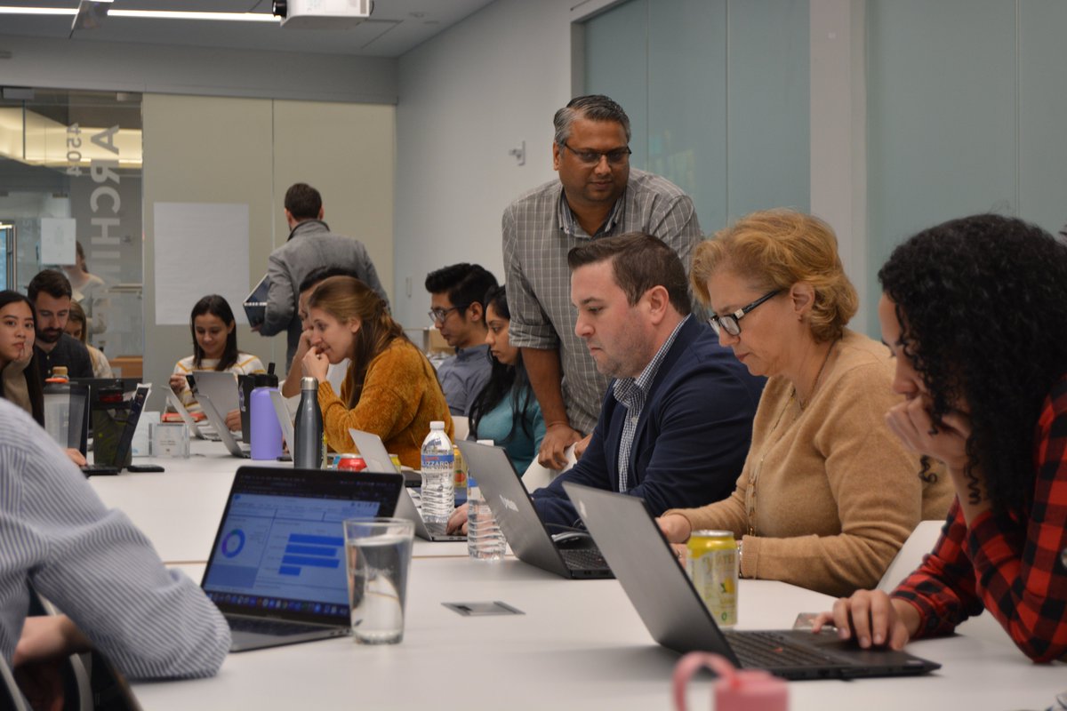 mediamath's tweet photo. Thank you @TelariaVideo for stopping by @4WTC to discuss the future of #CTV, connecting with addressable audiences and our partnership through SOURCE! #SOURCEbyMediaMath https://t.co/7q1FQkbYt7