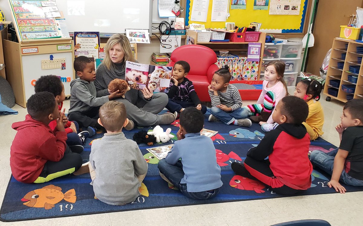 KrosalesL's tweet photo. We love Jan Brett read alouds in PreK💜  #worldreadaloudday2020 @FlossmoorHills #d161Learns @Scholastic @litworldsays https://t.co/QyiKBMMu0y