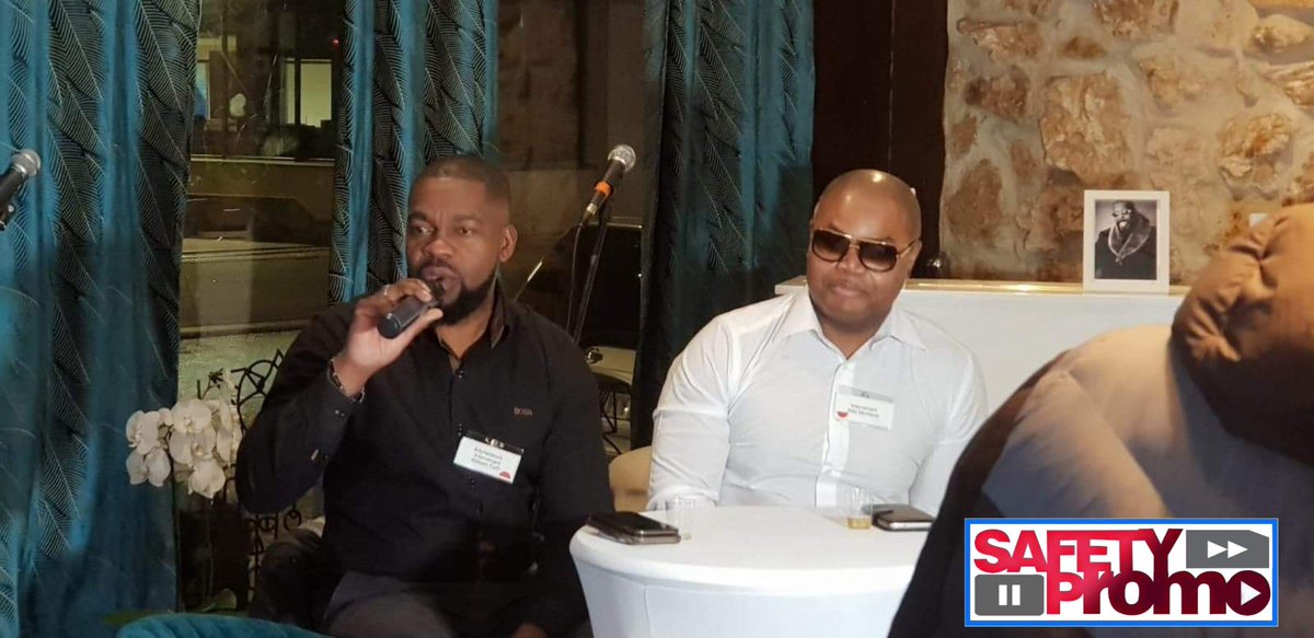 safety_promo's tweet photo. @alibimontana1 rappeur et auteur du livre "De la rue à la rime" était présent dans un afterwork chic pour le lancement de #Artsnetwork au #Thegroovyrestaurant #safetyparis 📸 @JOHNSONFABRE #safetypromo https://t.co/ft3s65QSSk