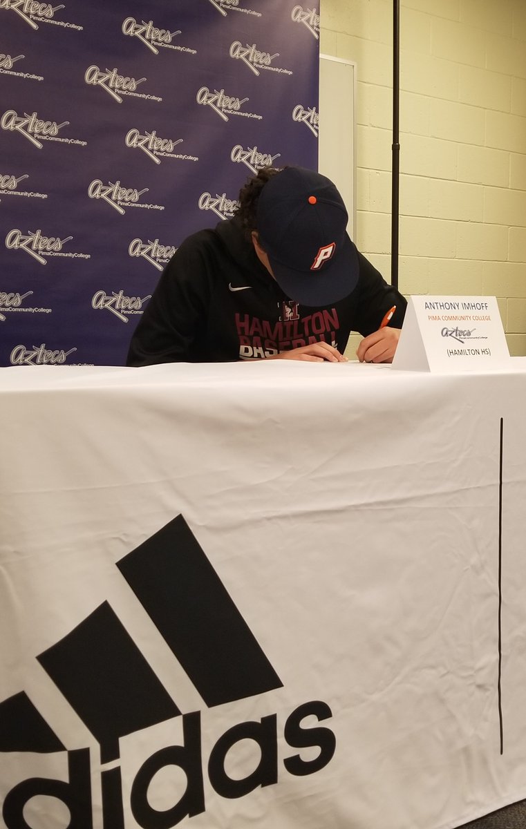 PimaAthletics's tweet image. Congrats to Anthony Imhoff (Hamilton HS), a 6-7, 180 lb LHP, who signed his letter of intent to play for the Aztecs baseball team @BaseballPima Here with pitching coach Gil De La Vara. #PimaBaseball